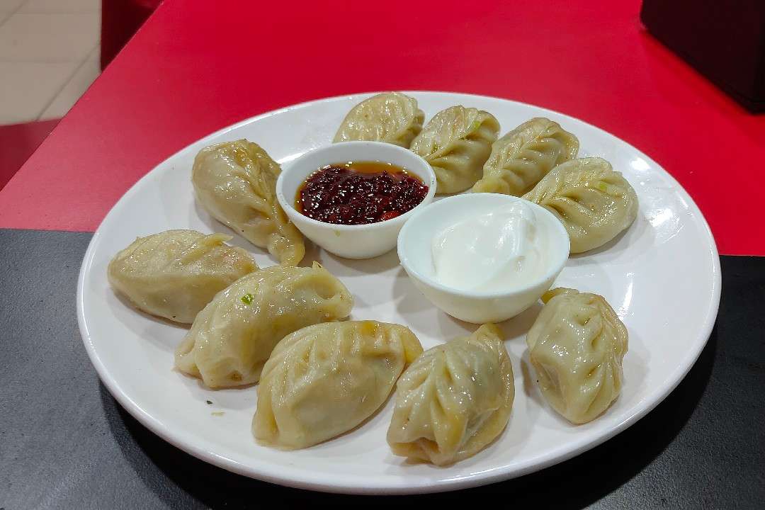 Momos